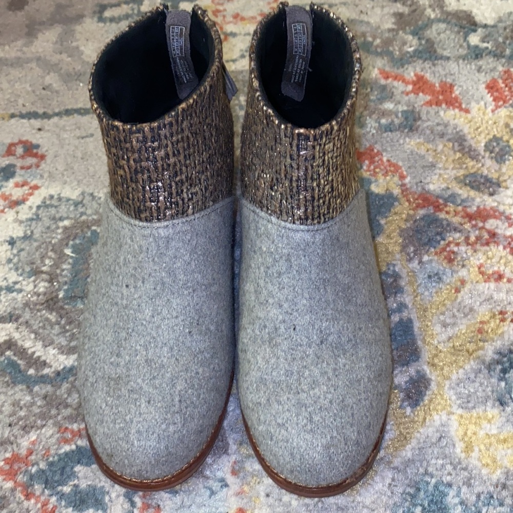 TOMS Lelia Grey Felt Shine Ankle Booties - Picture 5 of 11